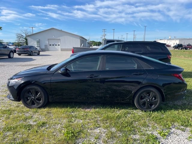 Used 2023 Hyundai Elantra SEL FWD image 9