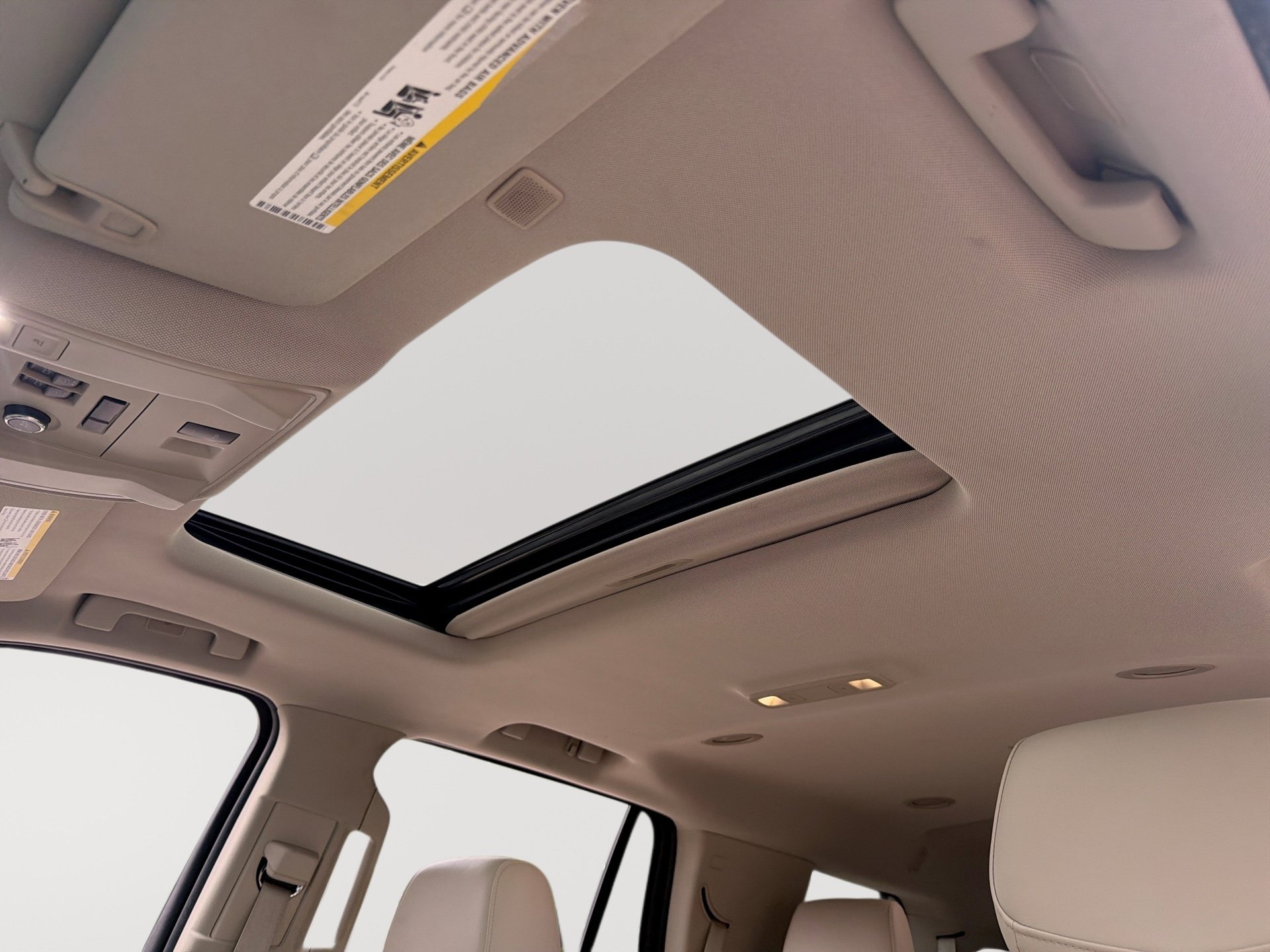 Used 2018 Cadillac Escalade Luxury RWD image 16