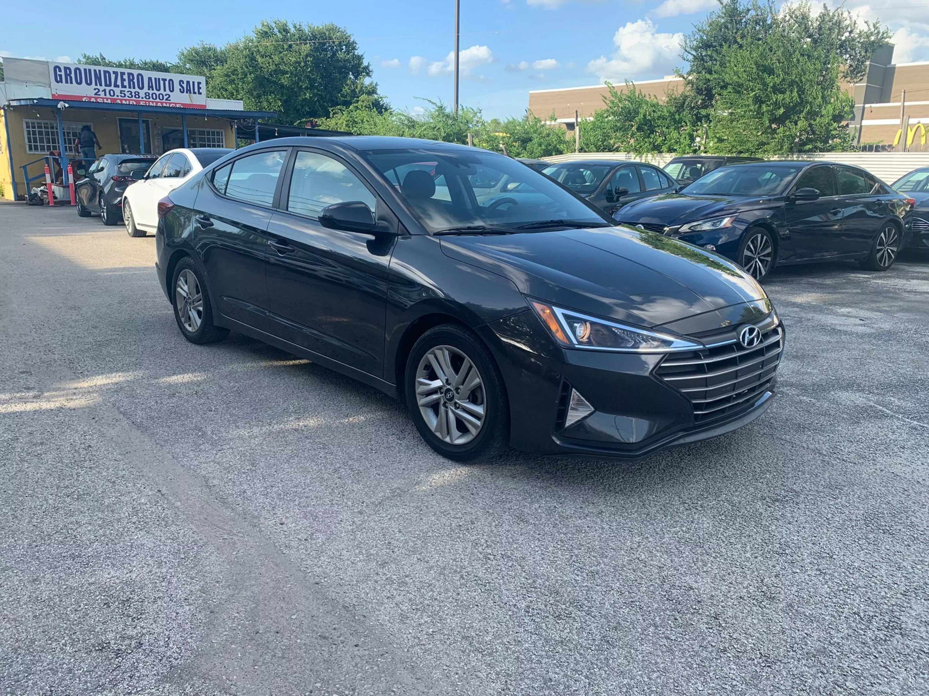 Used 2020 Hyundai Elantra SEL image 2