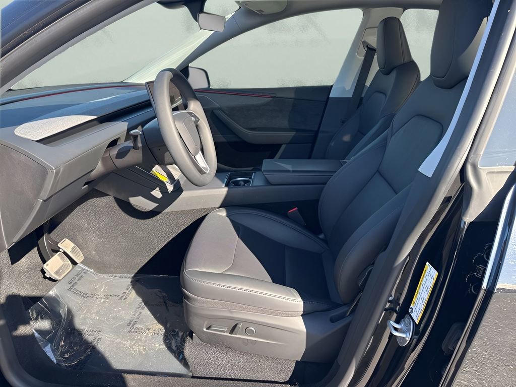 Used 2026 Tesla Model Y Long Range image 9