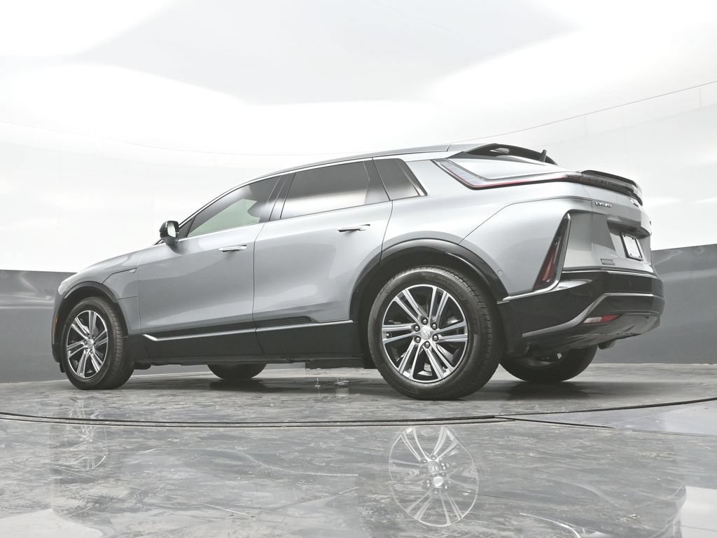 Certified 2024 Cadillac Lyriq Luxury AWD/4WD image 31