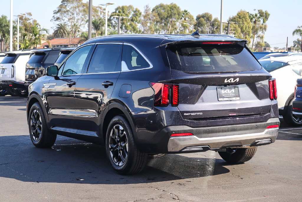 Certified 2026 Kia Sorento S FWD image 6