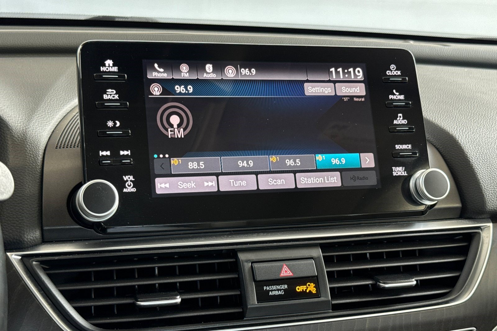 Used 2018 Honda Accord EX-L image 23