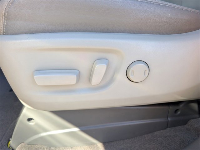 Used 2014 Toyota Sienna Limited image 16