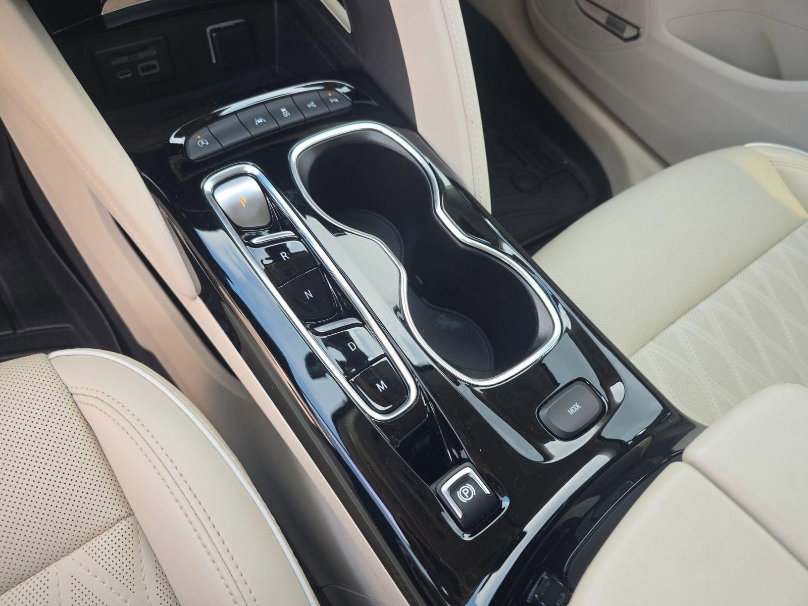 Used 2022 Buick Envision Avenir w/ Technology Package II image 24