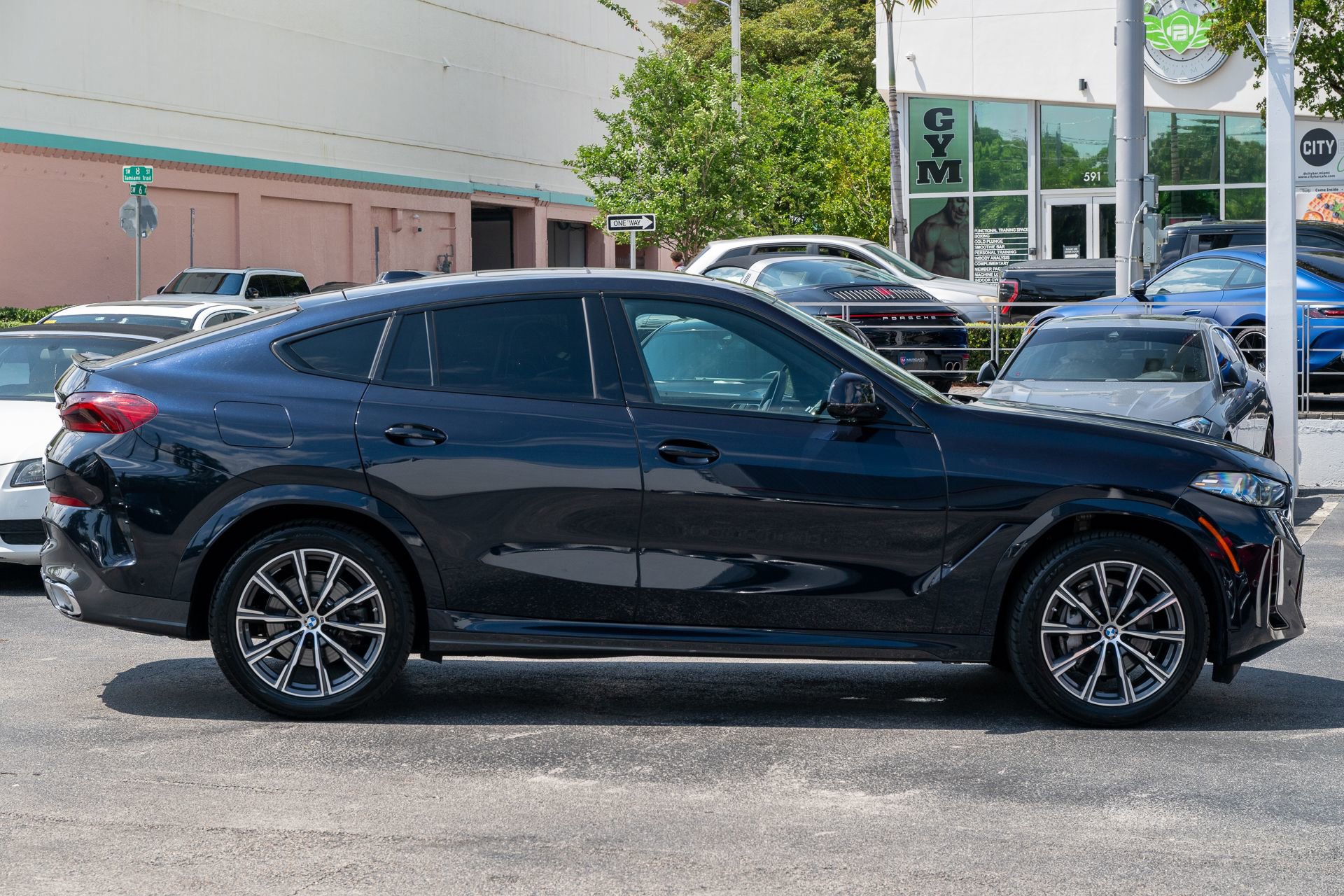 Used 2025 BMW X6 xDrive40i AWD/4WD image 8