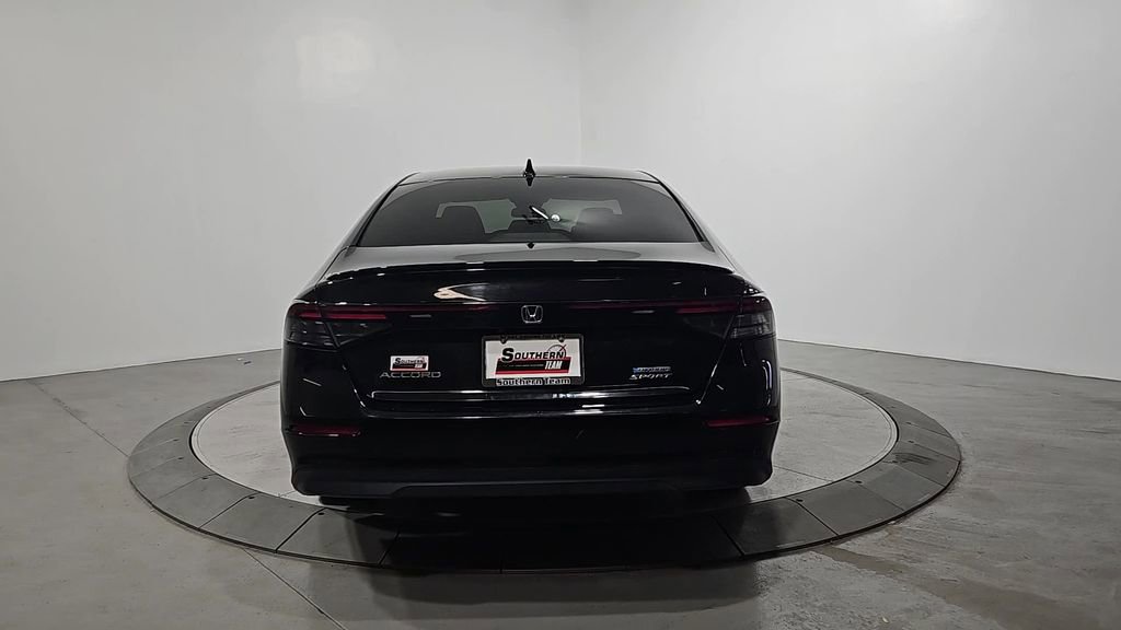 Used 2023 Honda Accord Sport image 4