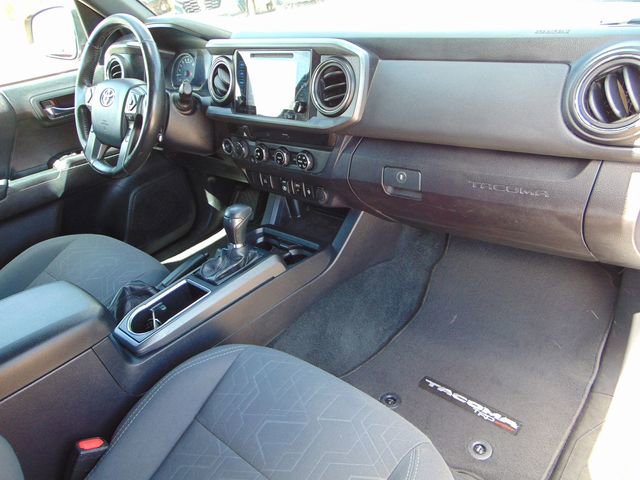 Used 2018 Toyota Tacoma TRD Sport image 25