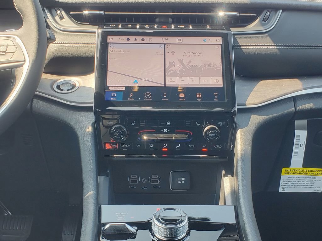 New 2025 Jeep Grand Cherokee Limited image 30