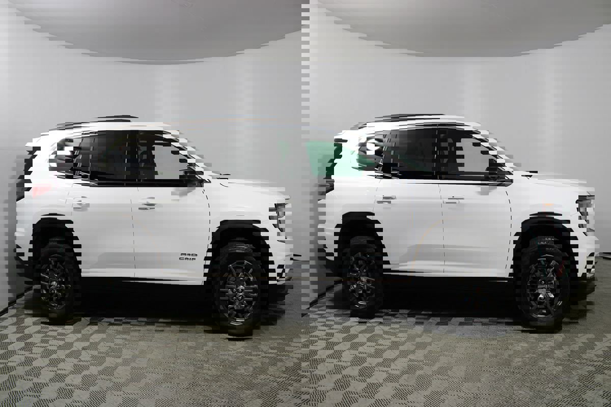 Used 2025 GMC Acadia Elevation image 50