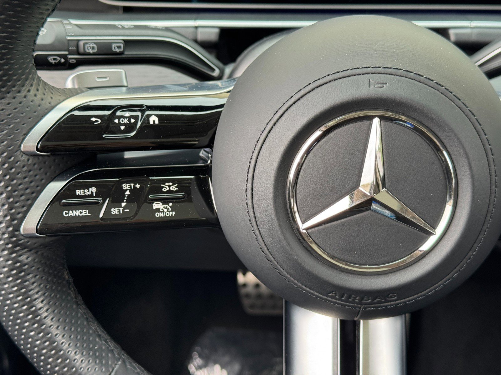 Used 2024 Mercedes-Benz GLS 450 4MATIC image 23