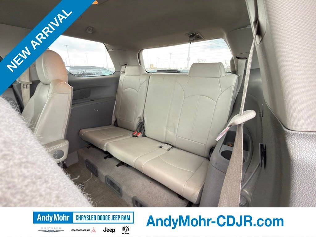 Used 2015 GMC Acadia SLT image 29