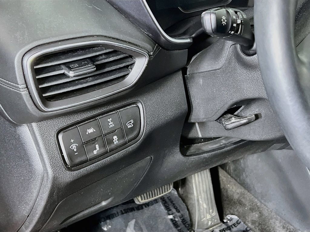 Used 2020 Hyundai Santa Fe Limited AWD/4WD image 9