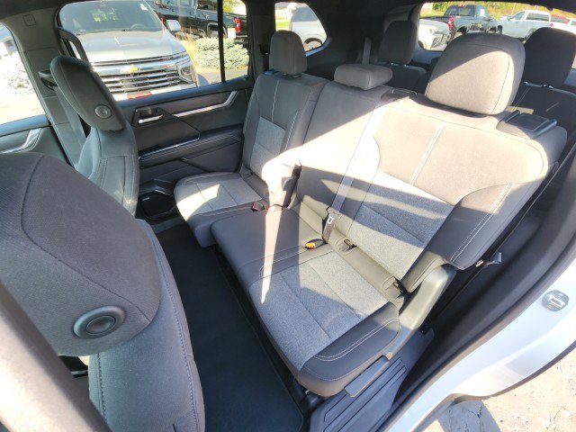 Used 2025 GMC Acadia Elevation image 25