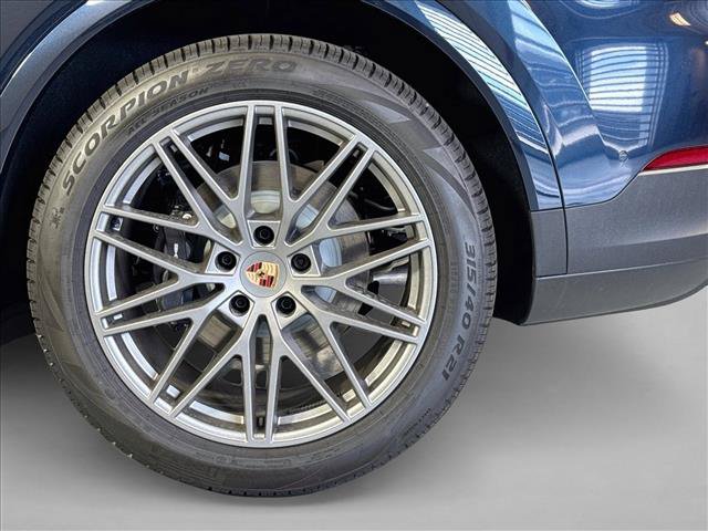 Used 2026 Porsche Cayenne AWD/4WD image 24