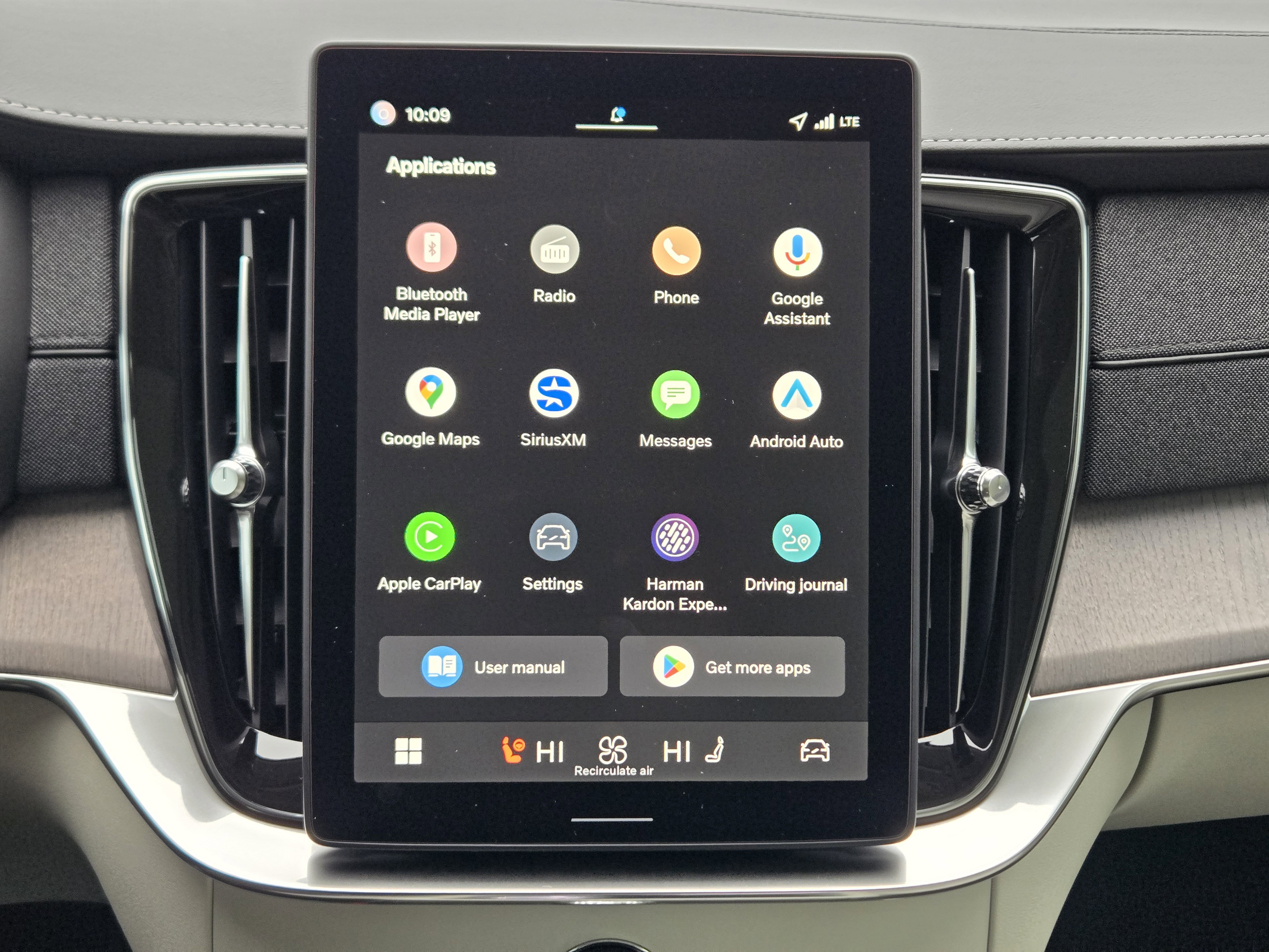 New 2026 Volvo XC90 B6 Ultra w/ Protection Package image 19