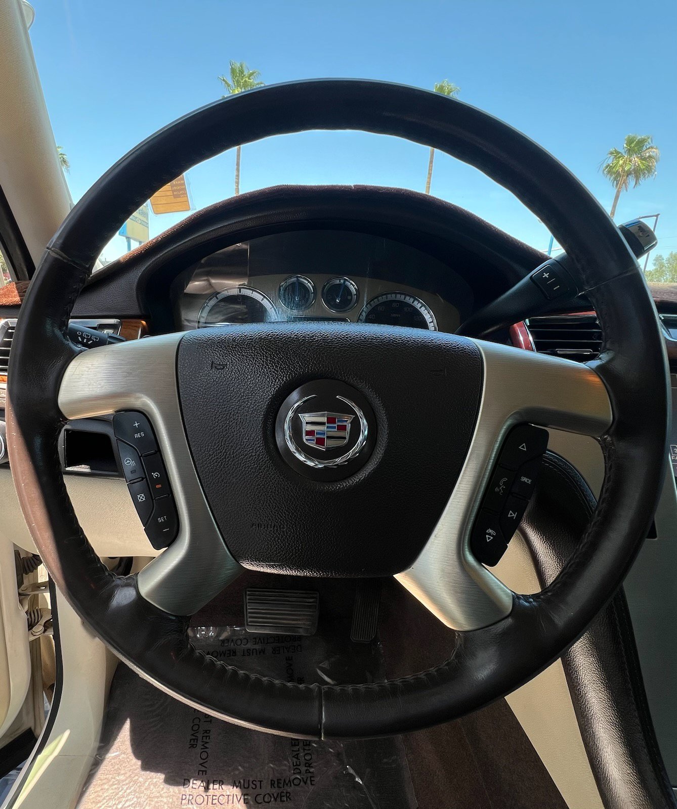 Used 2012 Cadillac Escalade Platinum AWD/4WD image 13