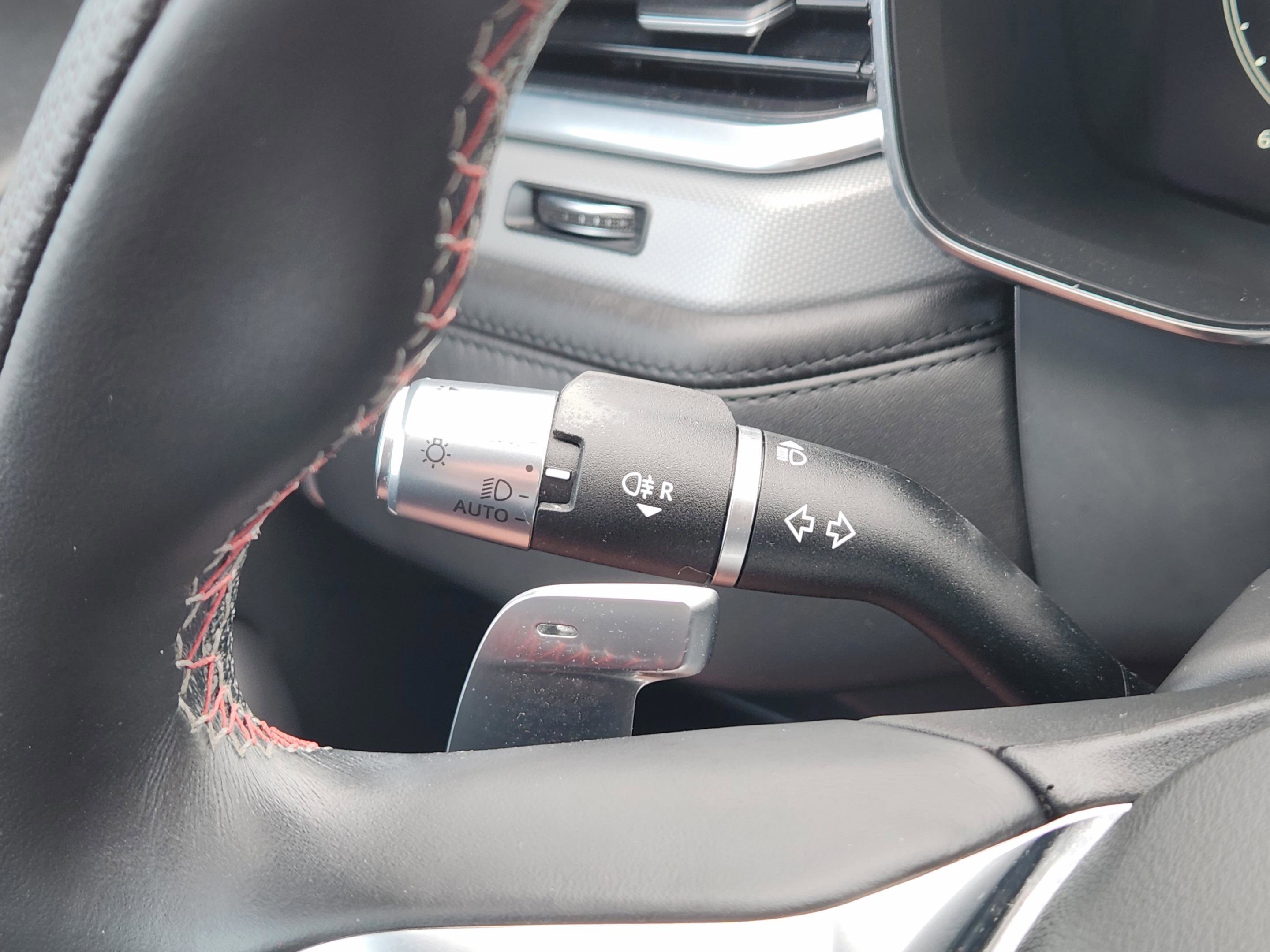Used 2022 Jaguar F-PACE SVR image 24