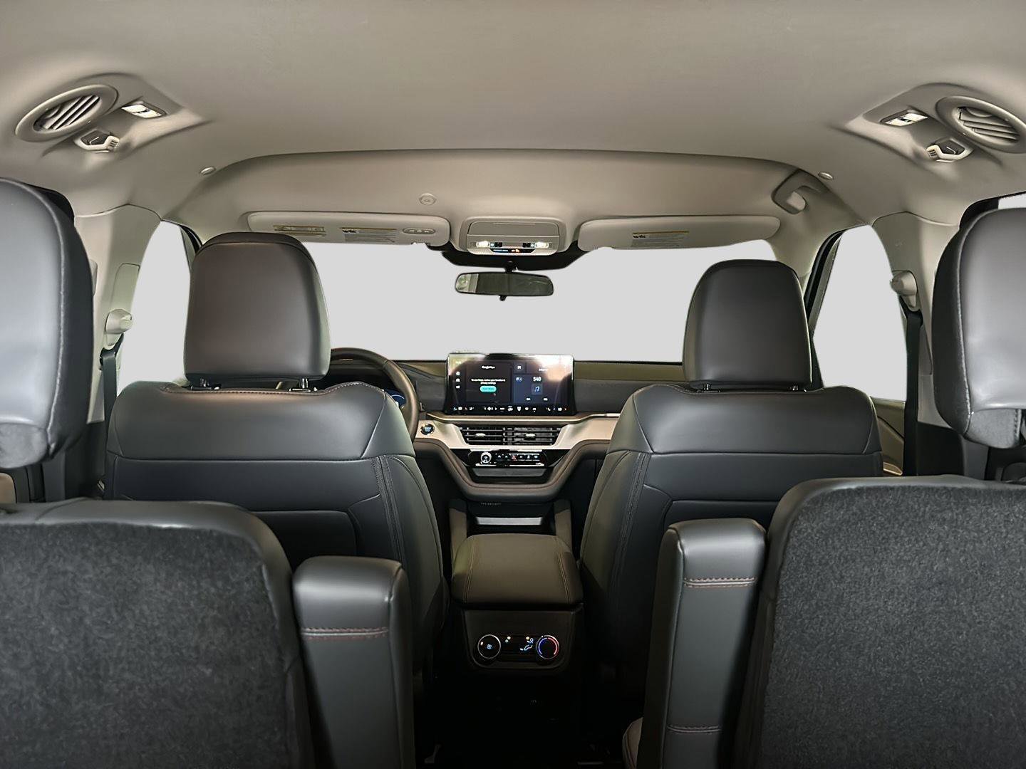 New 2025 Ford Explorer Active w/ Active Comfort Package image 22