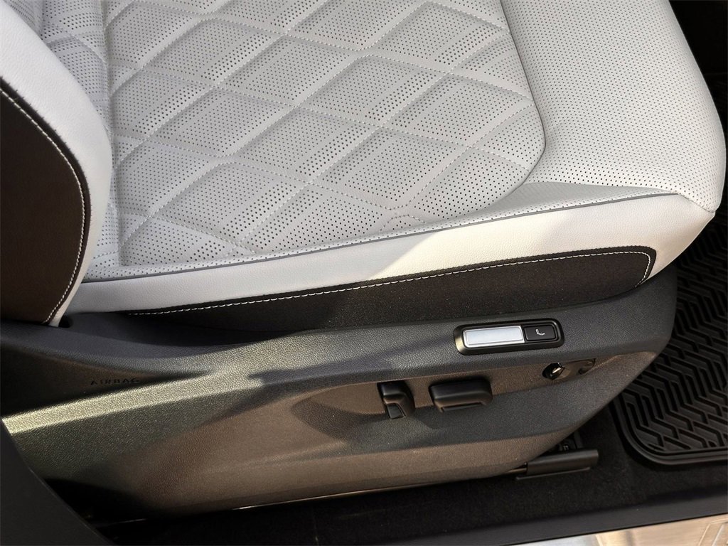 New 2025 Volkswagen Atlas Cross Sport SEL Premium R-Line image 43