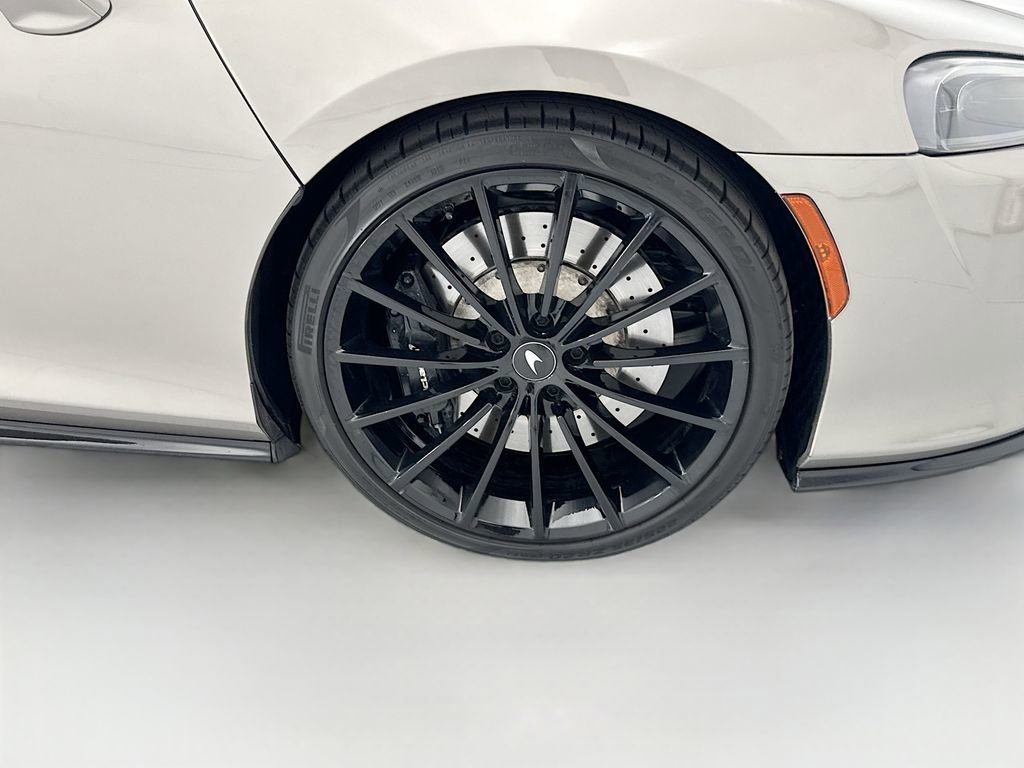 Used 2020 McLaren GT RWD image 27