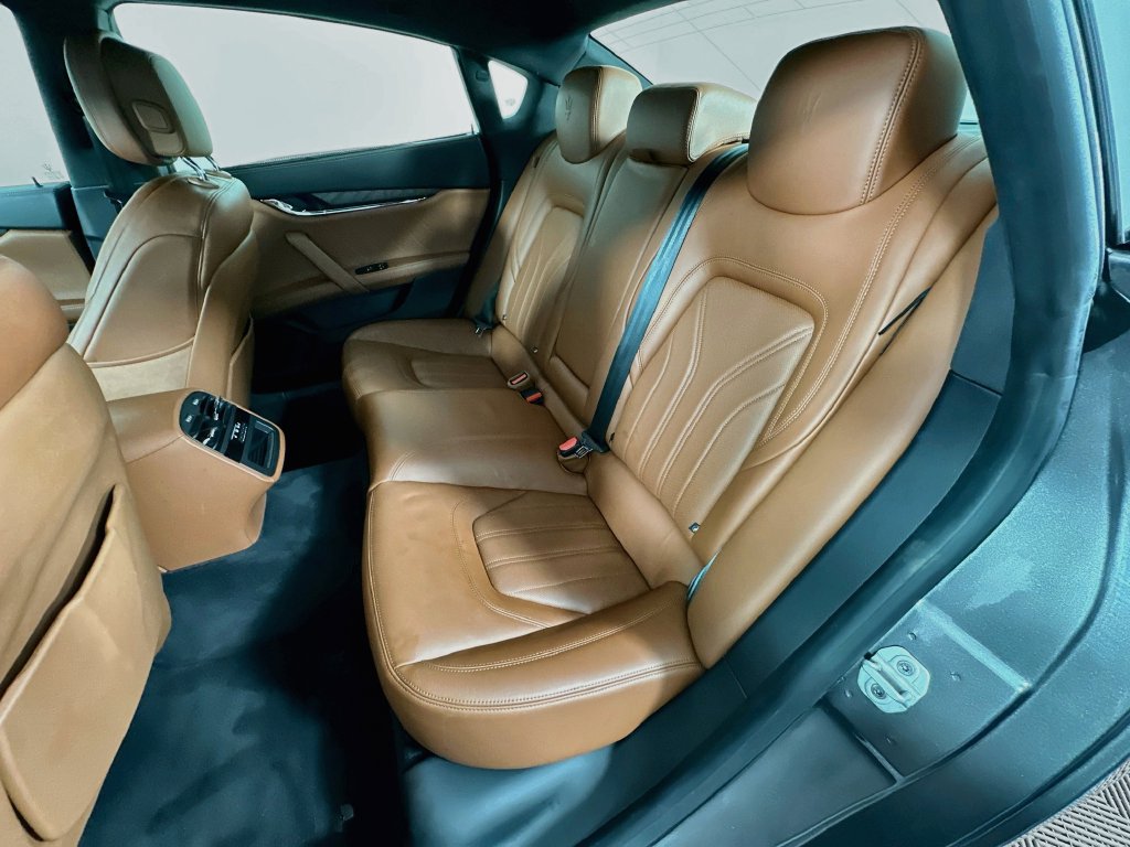 Used 2022 Maserati Quattroporte GT RWD image 25