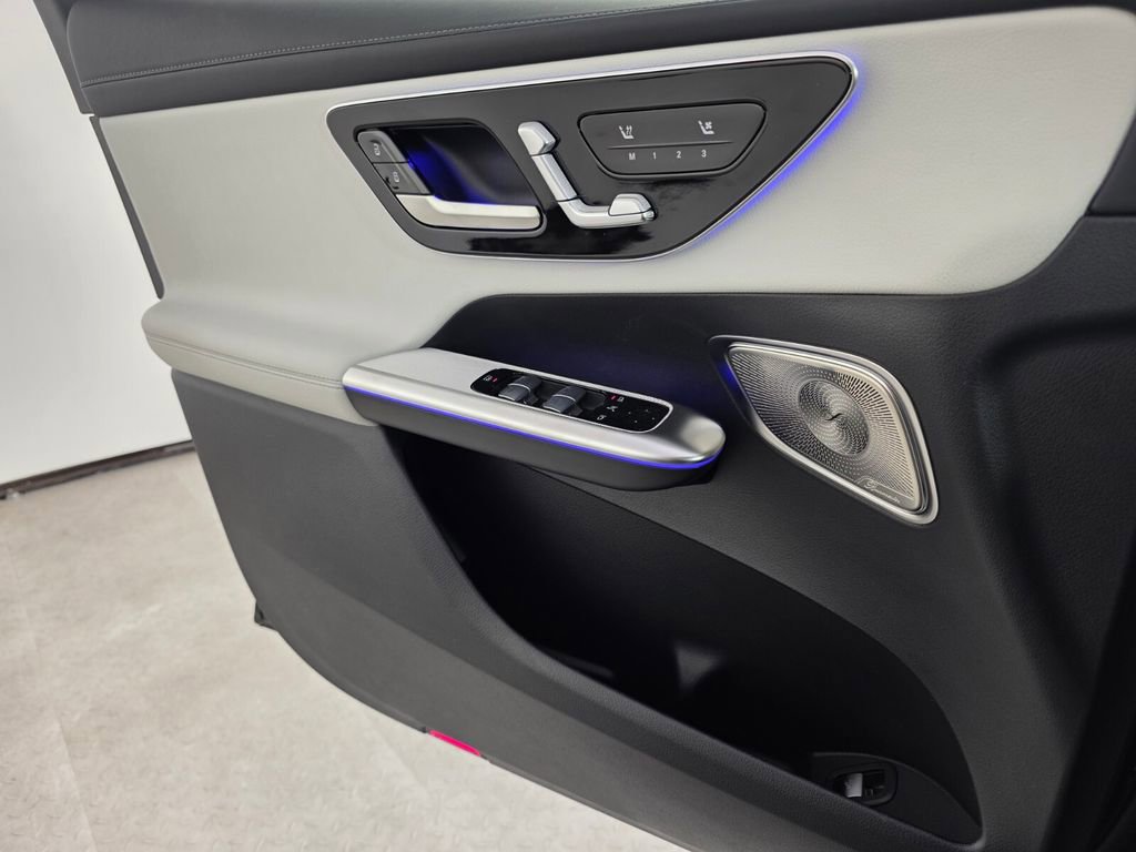 New 2026 Mercedes-Benz GLC 300 image 15