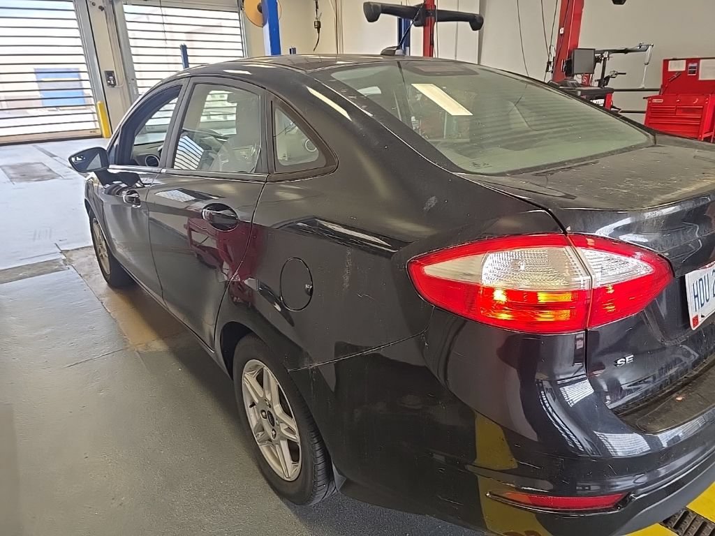 Used 2017 Ford Fiesta SE FWD image 4