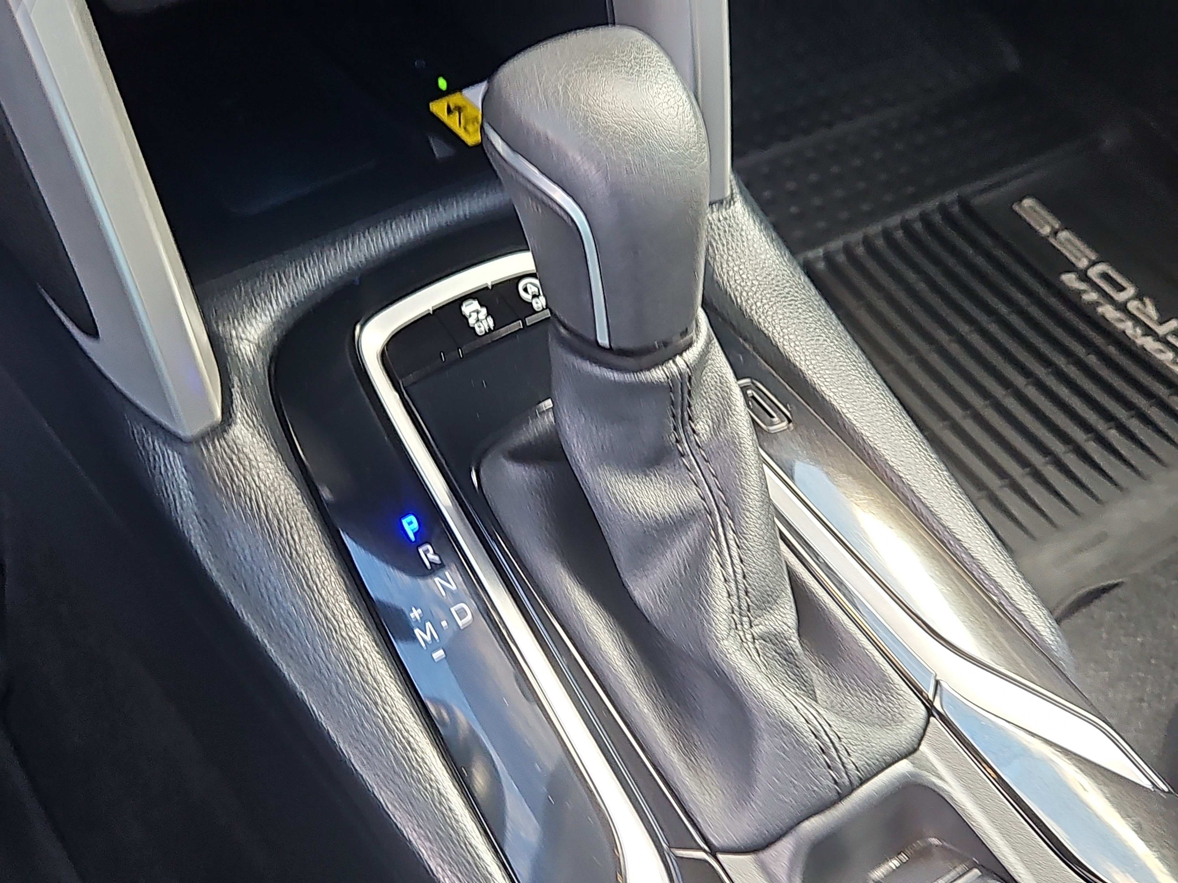 Used 2023 Toyota Corolla Cross XLE image 19