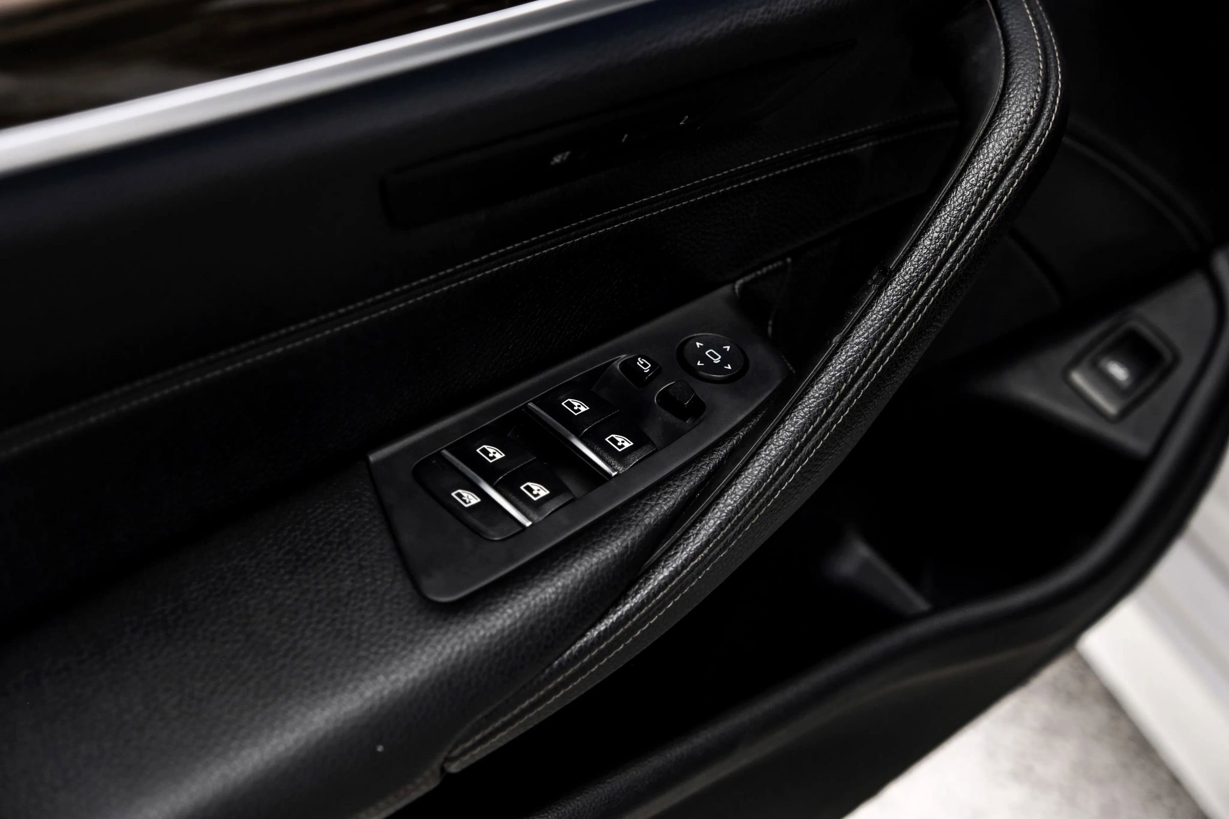 Used 2018 BMW 540i w/ M Sport Package RWD image 54