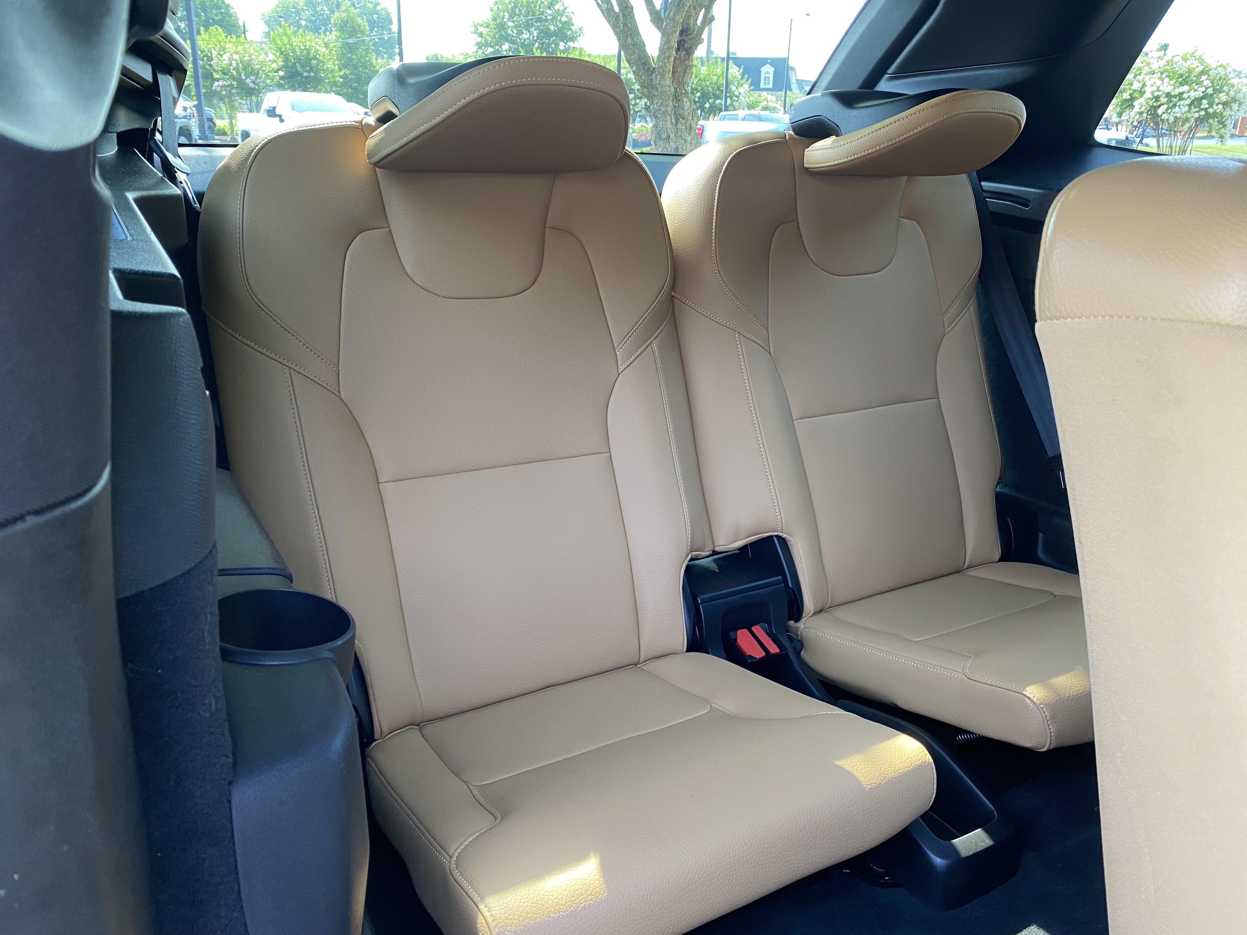 Used 2018 Volvo XC90 T6 Momentum w/ Convenience Package AWD/4WD image 38