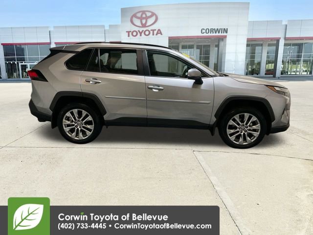Used 2023 Toyota RAV4 XLE Premium image 9