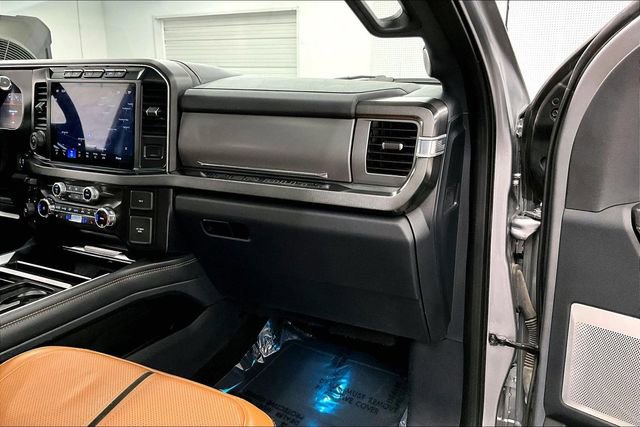 Used 2024 Ford F450 Platinum w/ FX4 Off-Road Package AWD/4WD image 18