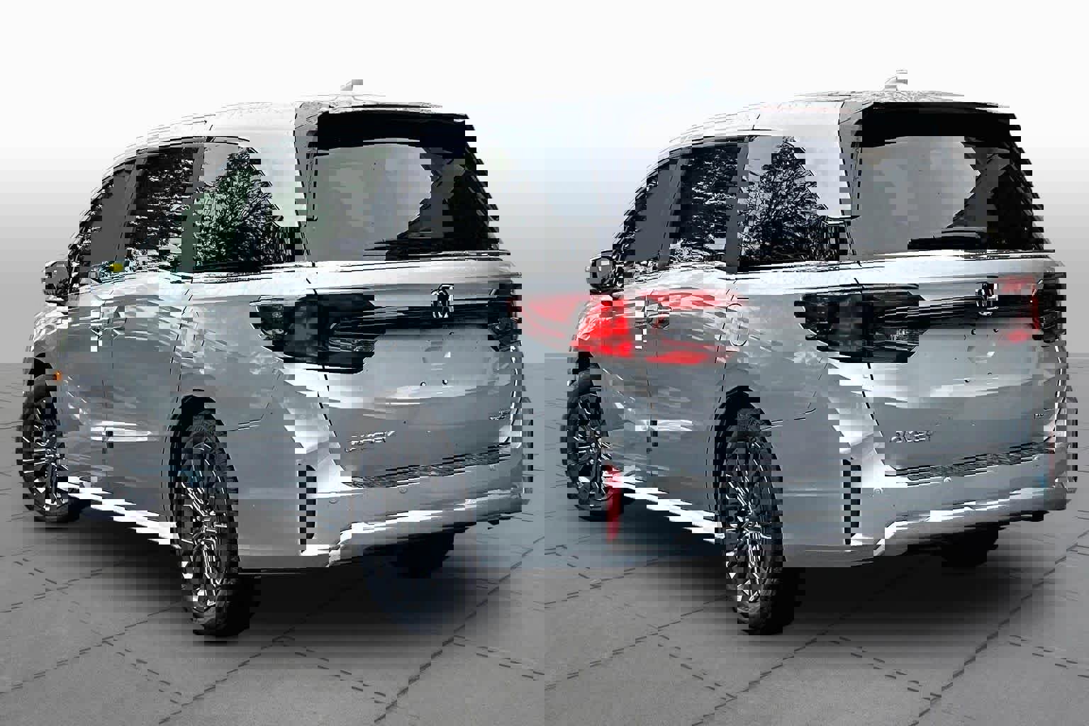 New 2026 Honda Odyssey Touring image 7