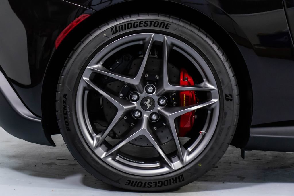 Certified 2025 Ferrari Roma Spider RWD image 64