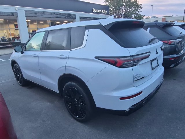 New 2026 Mitsubishi Outlander LE FWD image 6