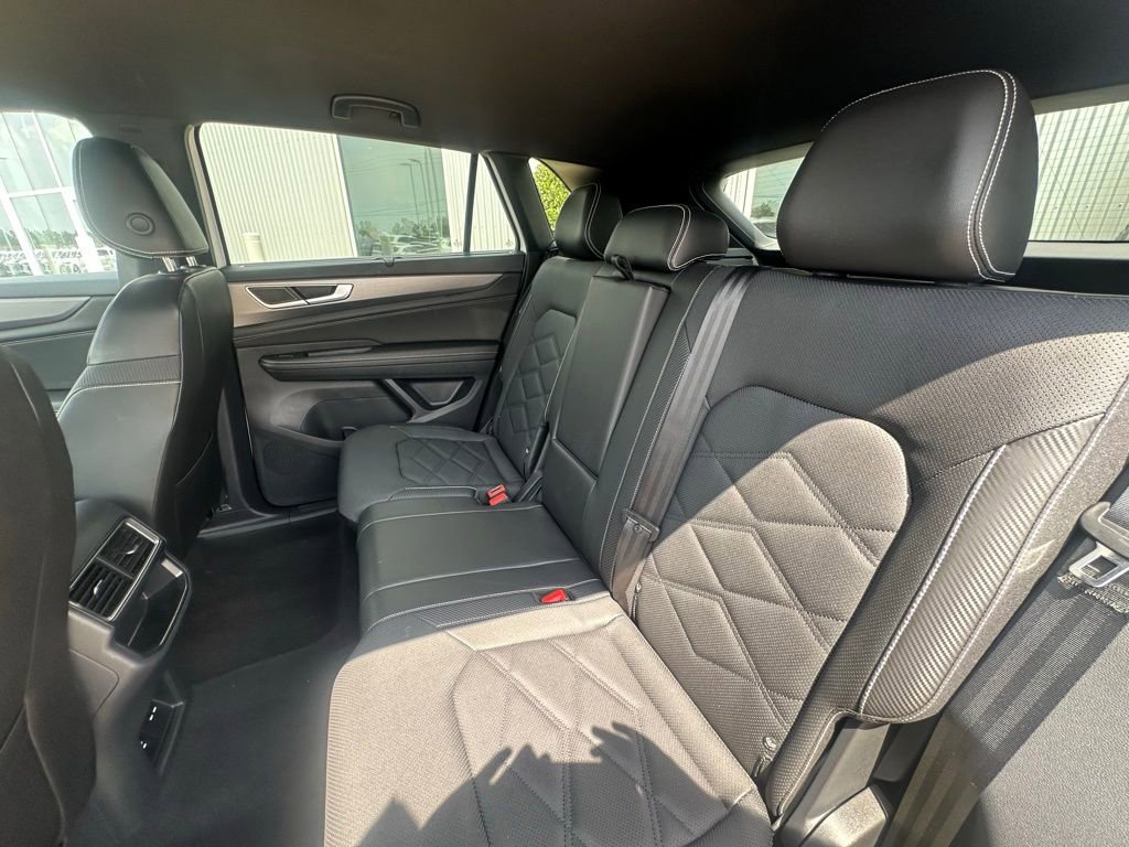 Used 2024 Volkswagen Atlas Cross Sport SE image 26