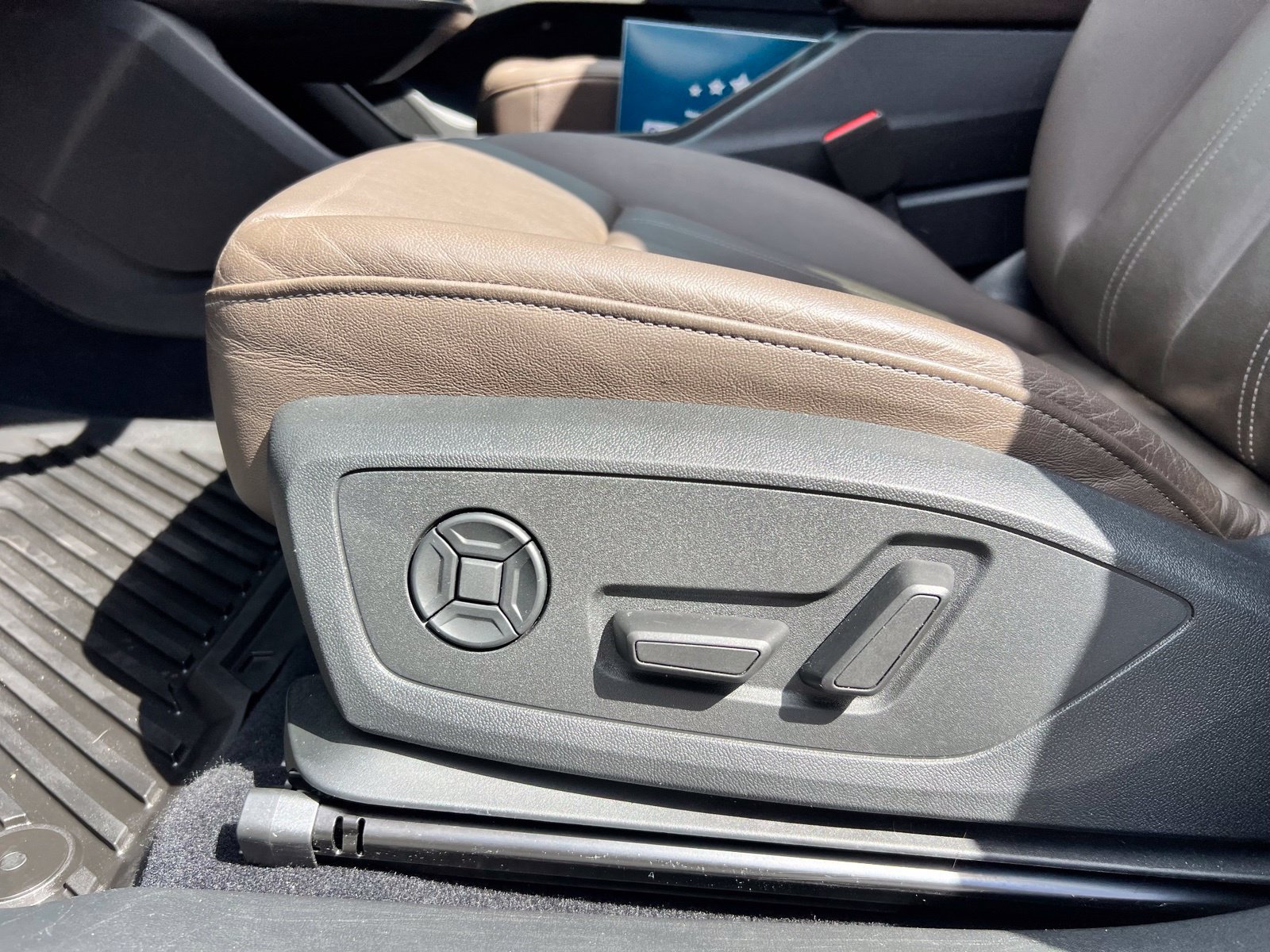 Used 2024 Audi Q4 e-tron Premium Plus RWD image 34