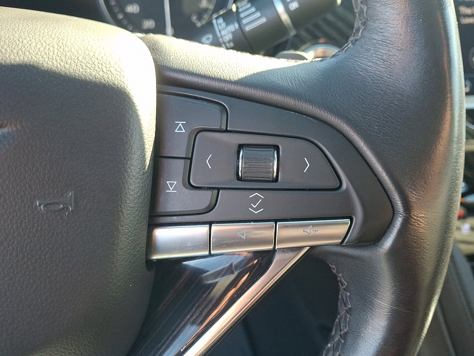 Certified 2022 Cadillac XT6 Premium Luxury w/ Technology Package image 24