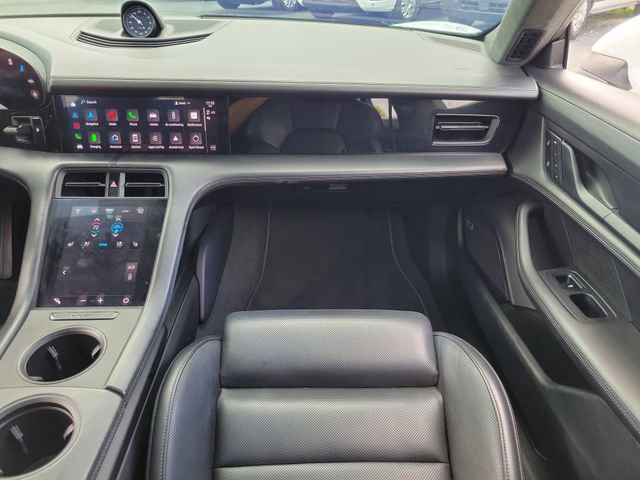 Used 2022 Porsche Taycan GTS image 14