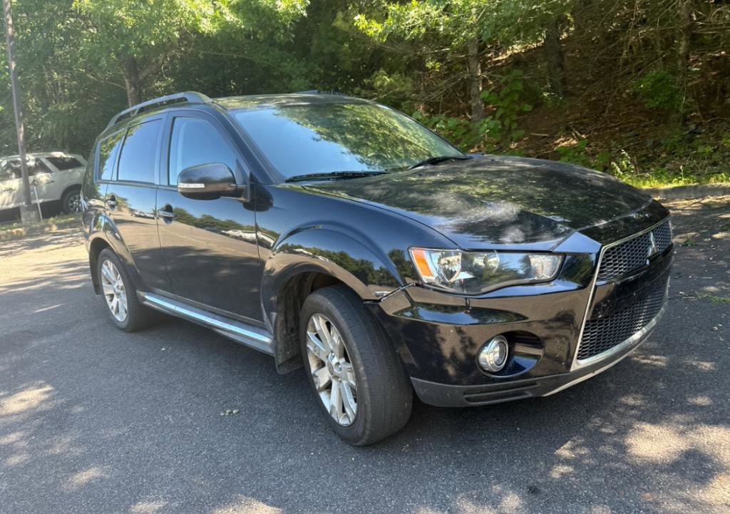 Used 2013 Mitsubishi Outlander SE image 3