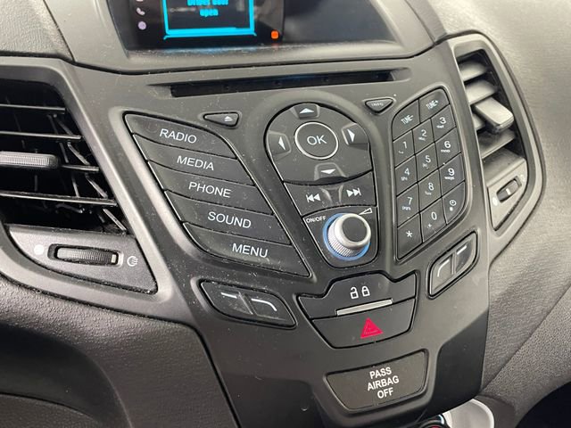 Used 2015 Ford Fiesta SE image 8