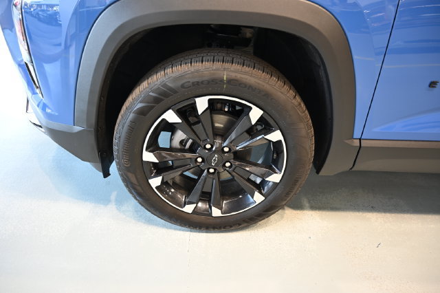 New 2027 Chevrolet Equinox RS w/ LPO, Floor Liner Package FWD image 29