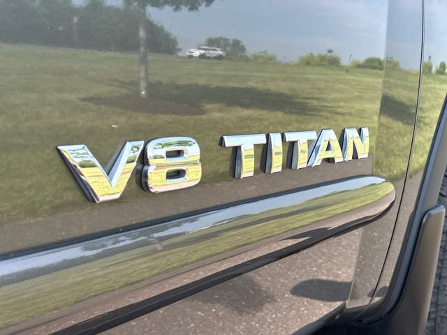 Used 2011 Nissan Titan PRO-4X AWD/4WD image 16