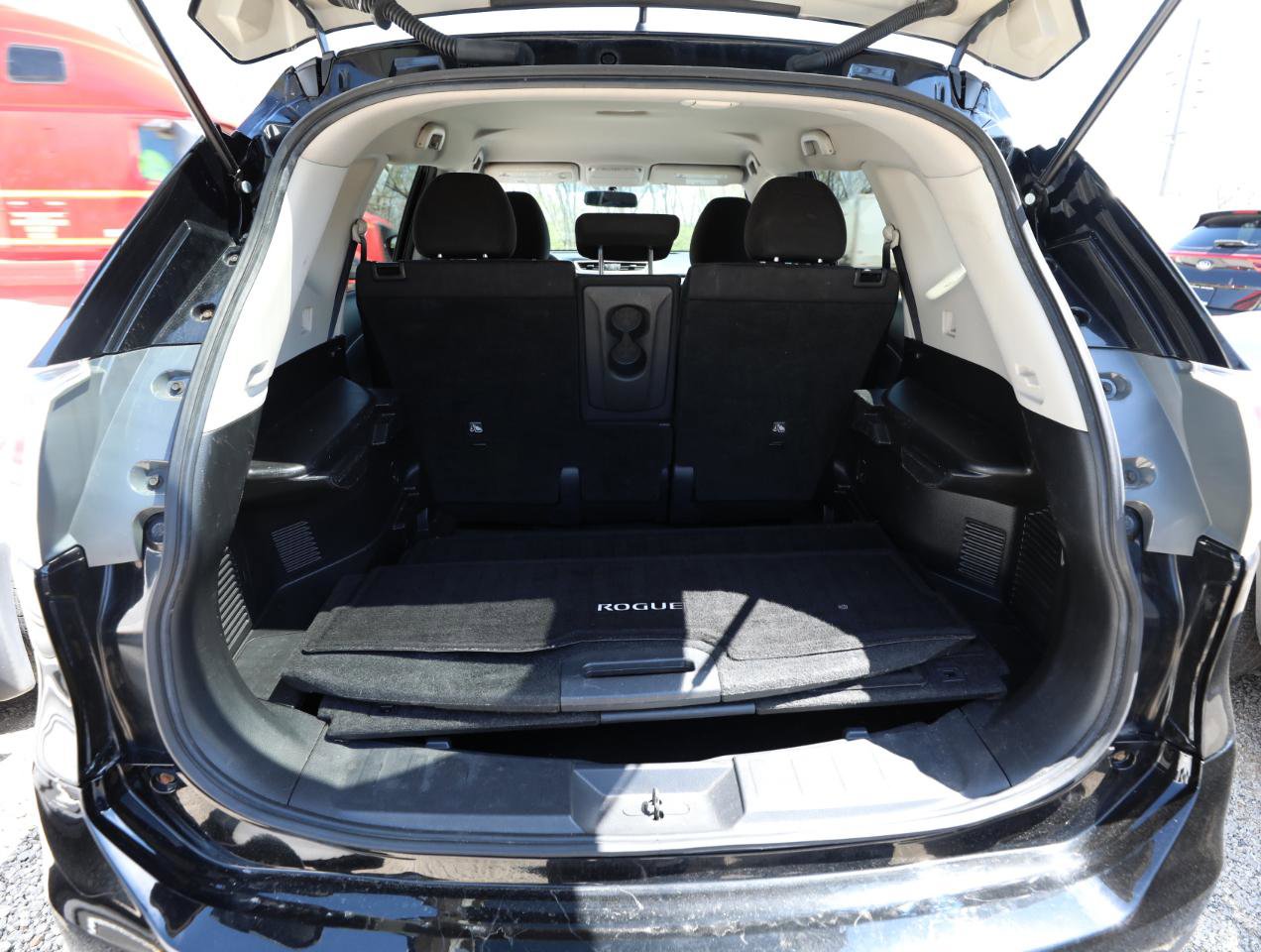 Used 2015 Nissan Rogue SV image 11