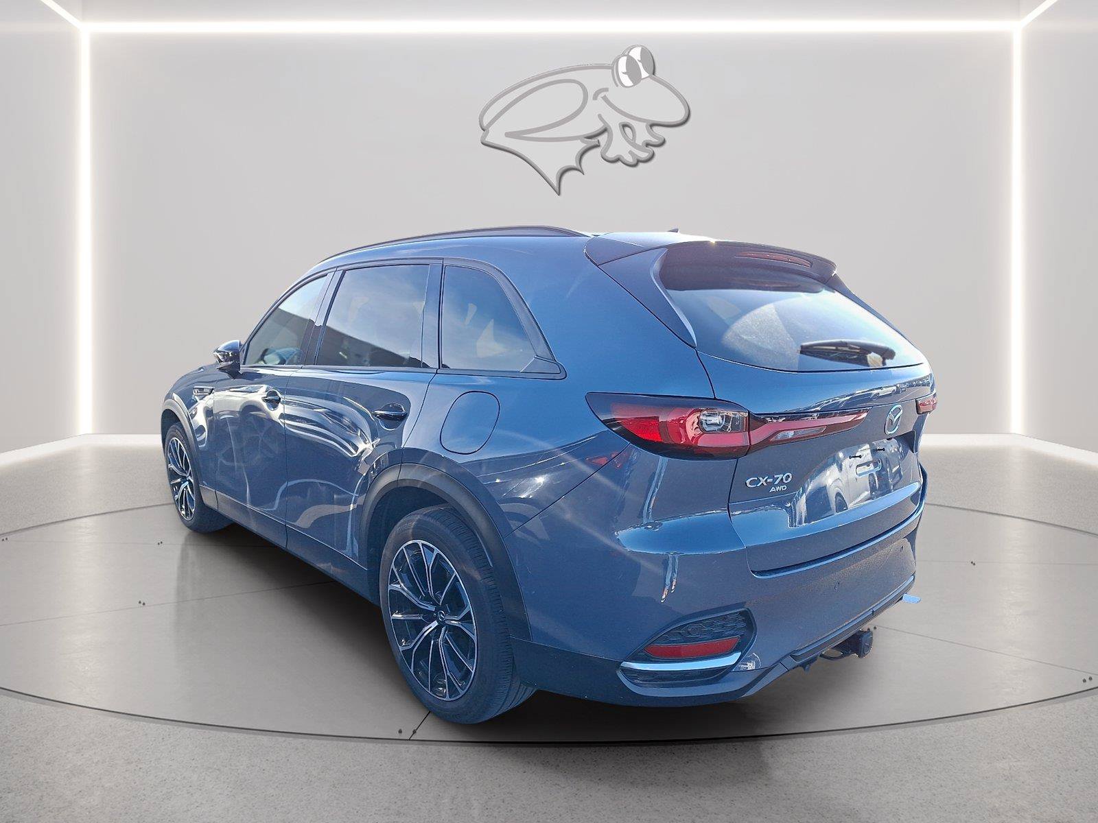 Used 2025 MAZDA CX-70 Plug-In Hybrid w/ Premium Plus AWD/4WD image 2