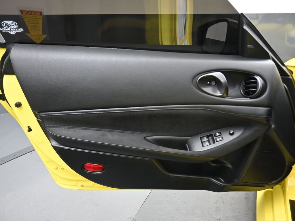Used 2023 Nissan Z w/ Floor Mat Package (L93) RWD image 9