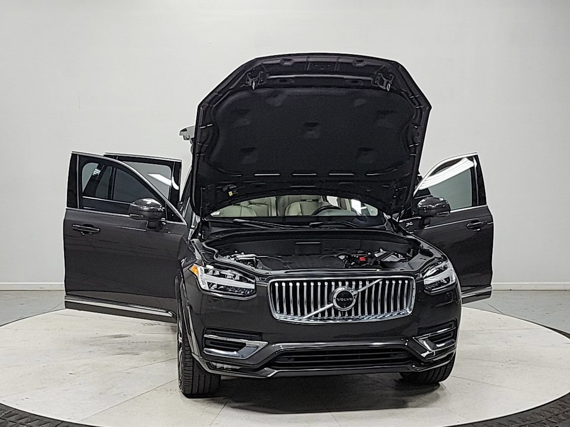 Used 2024 Volvo XC90 B5 Plus AWD/4WD image 10