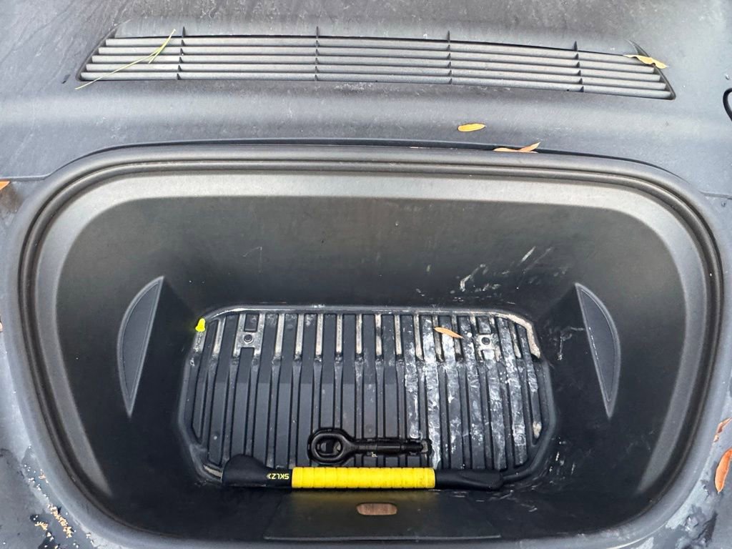 Used 2021 Tesla Model Y Long Range image 28