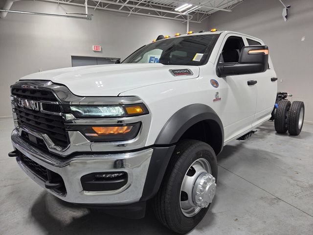 New 2026 RAM 4500 Tradesman w/ Chrome Appearance Group AWD/4WD image 3